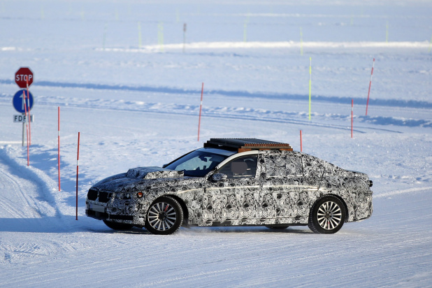 「BMW X7プロトタイプに遭遇!!」の5枚目の画像