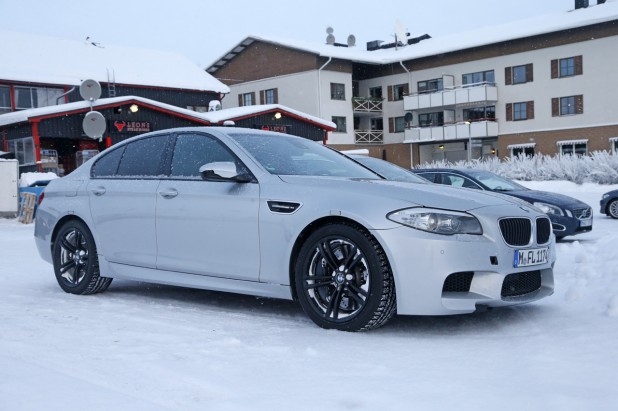 BMW M5 AWD 1