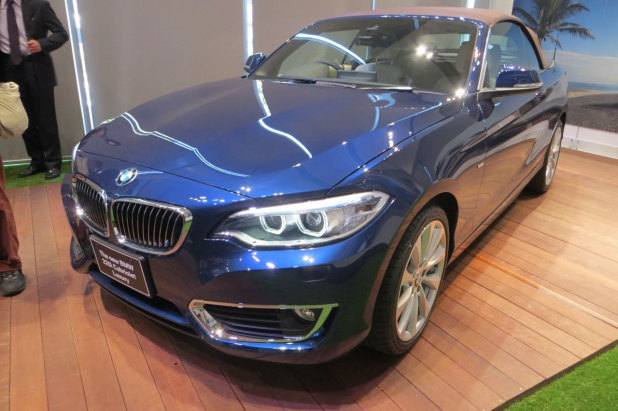 「コンパクトなオープンカー「BMW 2シリーズ カブリオレ」日本登場。価格は525万円から」の10枚目の画像