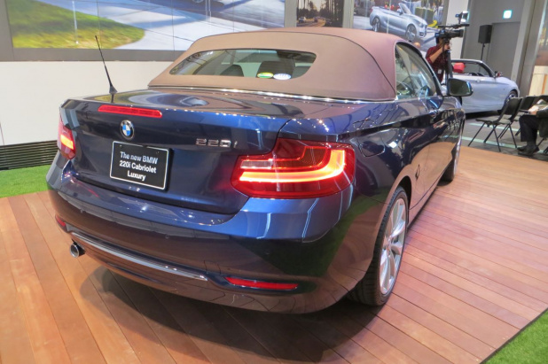 「コンパクトなオープンカー「BMW 2シリーズ カブリオレ」日本登場。価格は525万円から」の12枚目の画像