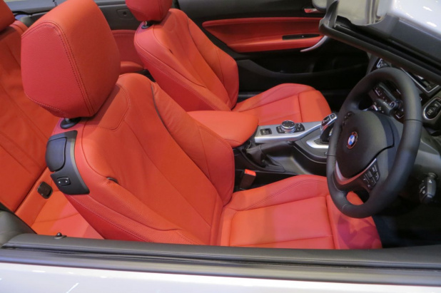 「コンパクトなオープンカー「BMW 2シリーズ カブリオレ」日本登場。価格は525万円から」の15枚目の画像