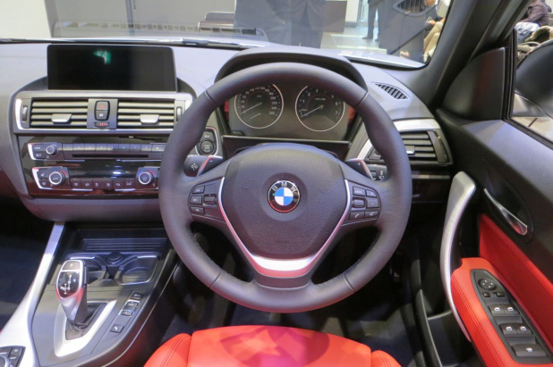 「コンパクトなオープンカー「BMW 2シリーズ カブリオレ」日本登場。価格は525万円から」の17枚目の画像