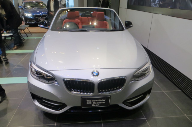 「コンパクトなオープンカー「BMW 2シリーズ カブリオレ」日本登場。価格は525万円から」の20枚目の画像