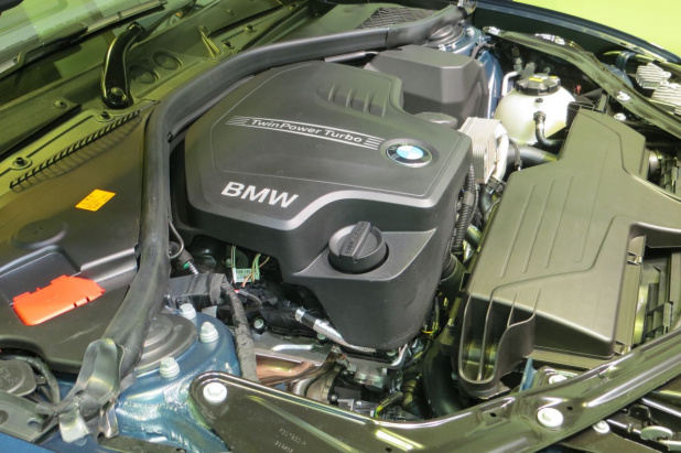 「BMW「220iカブリオレ」画像ギャラリー ─ 時速50kmで走りながら開閉できる電動ソフトトップ」の6枚目の画像
