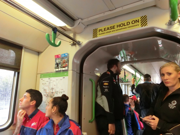 「【F1女子が行く！オーストラリアGP】日本も見習ってほしいチケットで路面電車がタダになる！」の2枚目の画像