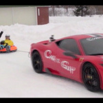 フェラーリ・458スペチアーレとランボルギーニ・ウラカンで雪上で綱引きしてみた - CarGuySnow3