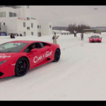 フェラーリ・458スペチアーレとランボルギーニ・ウラカンで雪上で綱引きしてみた - CarGuySnow5