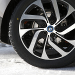 BMW i3が雪上でも駆けぬける歓びを感じられたのは専用スタッドレスタイヤもその理由だった！ - _W4V2086
