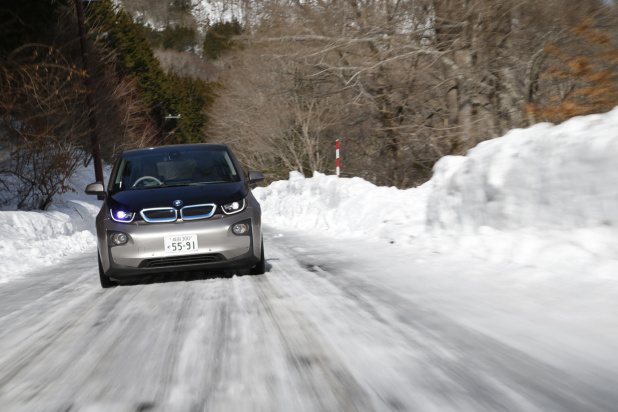 「「駆けぬける歓び」を雪上で体感できるか？ BMW i3を雪国で試してみた!!」の10枚目の画像
