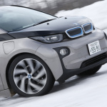 「駆けぬける歓び」を雪上で体感できるか？ BMW i3を雪国で試してみた!! - _W4V4134