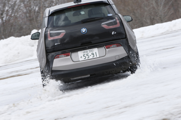 「「駆けぬける歓び」を雪上で体感できるか？ BMW i3を雪国で試してみた!!」の9枚目の画像