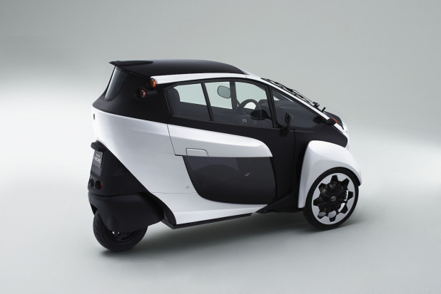 「都内でも「TOYOTA i-ROAD」が借りられる！ 4月10日からカーシェアリングの実証実験を実施」の3枚目の画像