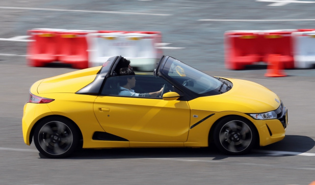 「ホンダ「S660」が高級スポーツカーとタメで快走!【動画】」の7枚目の画像
