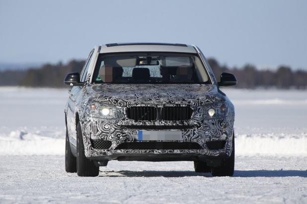 「BMW 新型X3プロトタイプが初登場!!」の1枚目の画像