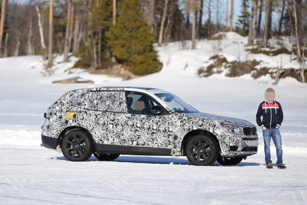 「BMW 新型X3プロトタイプが初登場!!」の8枚目の画像