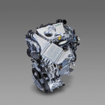 最大熱効率36％の新ターボエンジンを積んだトヨタ・オーリスのプレミアムな価格 - 8NR-FTS002