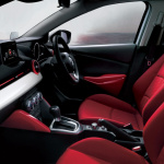 真赤なシートのマツダ・デミオ特別仕様車は価格171万7200円から - P1J09880l