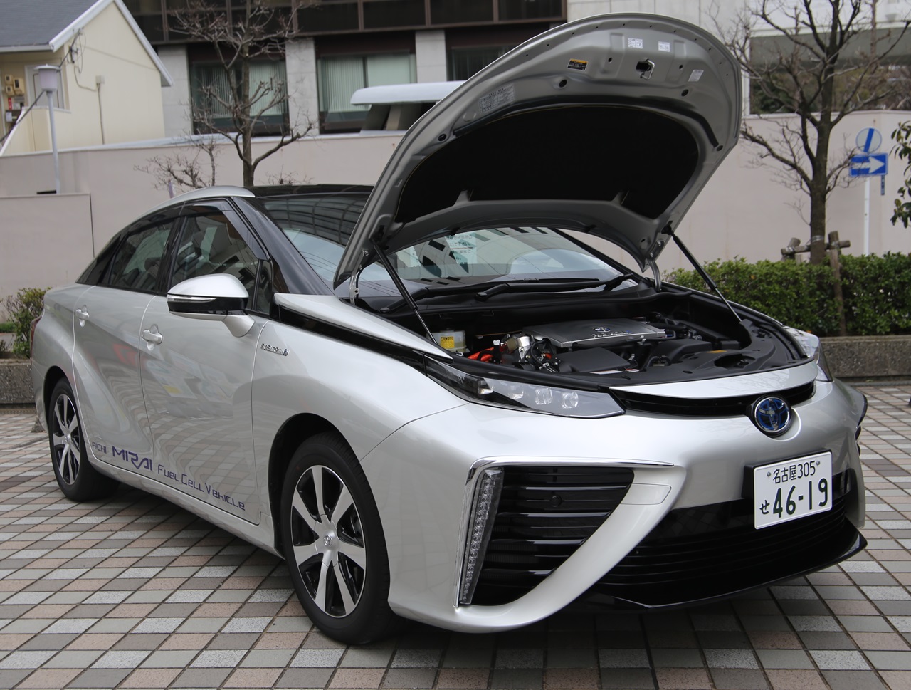 TOYOTA_MIRAI_03