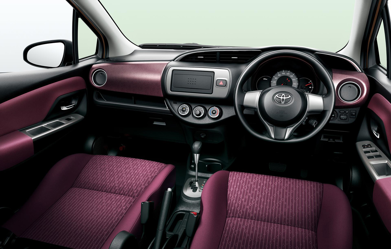 Vitz 002 画像 ジュエラがボディカラーを変更 Clicccar Com