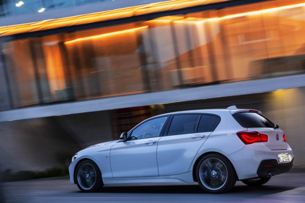 「BMW新型1シリーズ画像ギャラリー ─ 引き締まったニューフェイス、価格300万円以下」の1枚目の画像