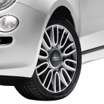 イタリア語で「真珠」を意味するフィアット500特別仕様車の驚きの価格 - 368_news_500Perla_wheel