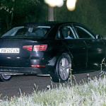 暗闇に現れたアウディA4次世代モデル、インパネも捕らえた! - Spy-Shots of Cars