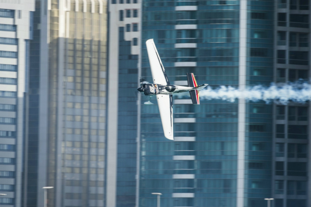 「【レッドブル・エアレース千葉】空のF1パイロットはこんなヤツら」──エアレースの楽しみ方・その3」の13枚目の画像