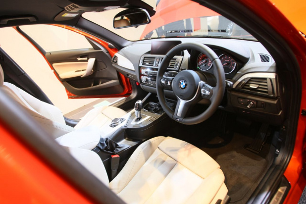 「BMW 1シリーズがデザイン一新で精悍に、価格200万円台から！」の3枚目の画像