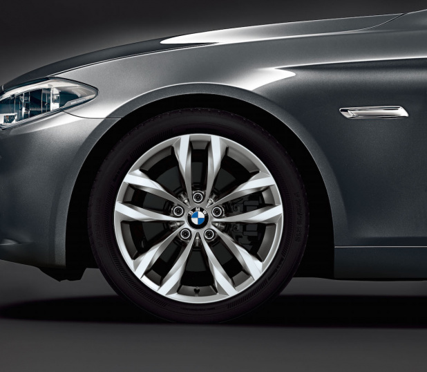 「BMW5シリーズに160台限定の「Grace Line（グレース・ライン）」が登場」の5枚目の画像
