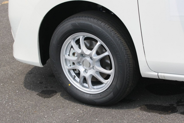 Bridgestone_tire on Wet