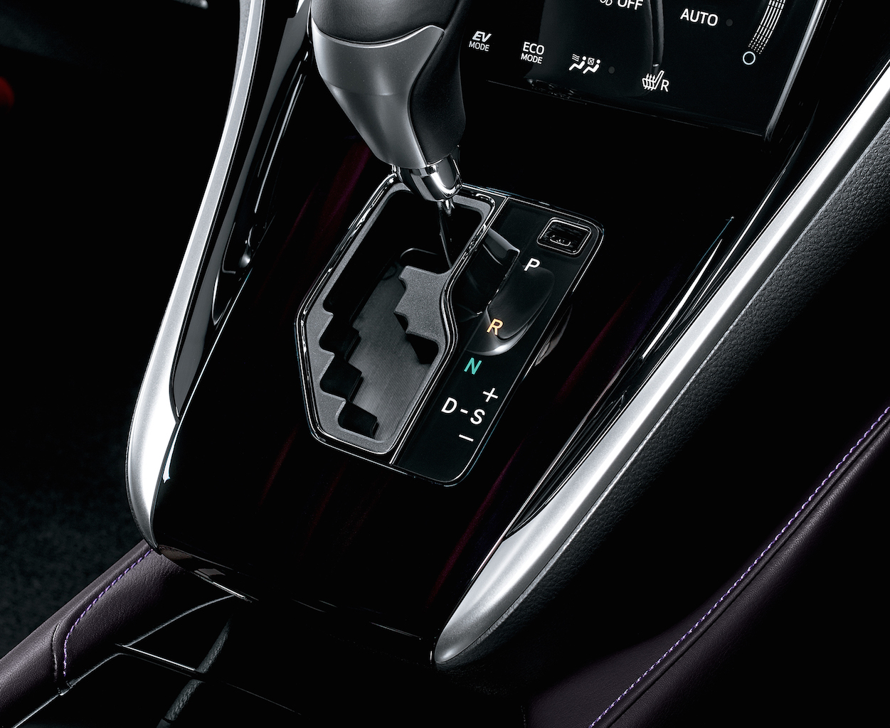 「トヨタ・ハリアーが安全装備の充実とセクシーな内装が魅力の特別仕様車を設定」の8枚目の画像