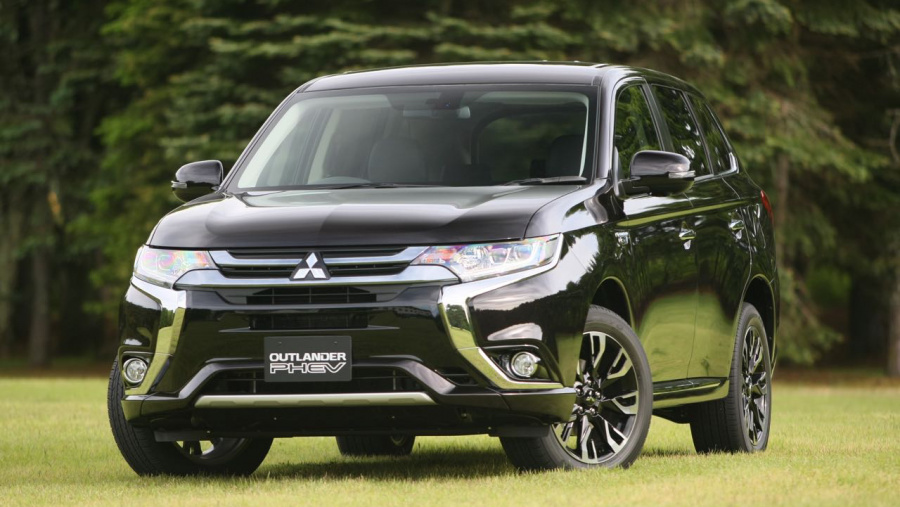 三菱アウトランダー アウトランダーphevがビッグマイナーチェンジで迫力ある顔つきに Clicccar Com