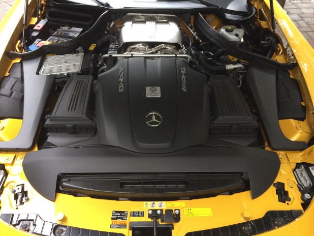 「【ゆとり世代のチョイ乗り報告】「メルセデスAMG・AMG GT」に試乗!! 圧巻の性能に触れて……」の6枚目の画像