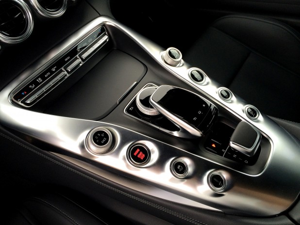「【ゆとり世代のチョイ乗り報告】「メルセデスAMG・AMG GT」に試乗!! 圧巻の性能に触れて……」の8枚目の画像