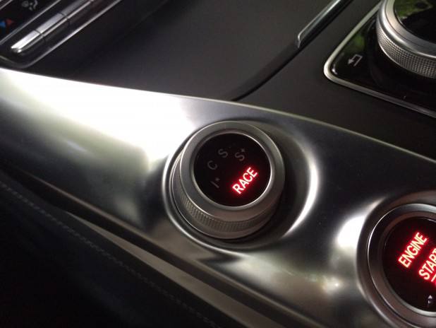 「【ゆとり世代のチョイ乗り報告】「メルセデスAMG・AMG GT」に試乗!! 圧巻の性能に触れて……」の11枚目の画像