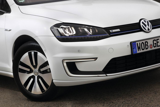 VW_e-Golf20158015