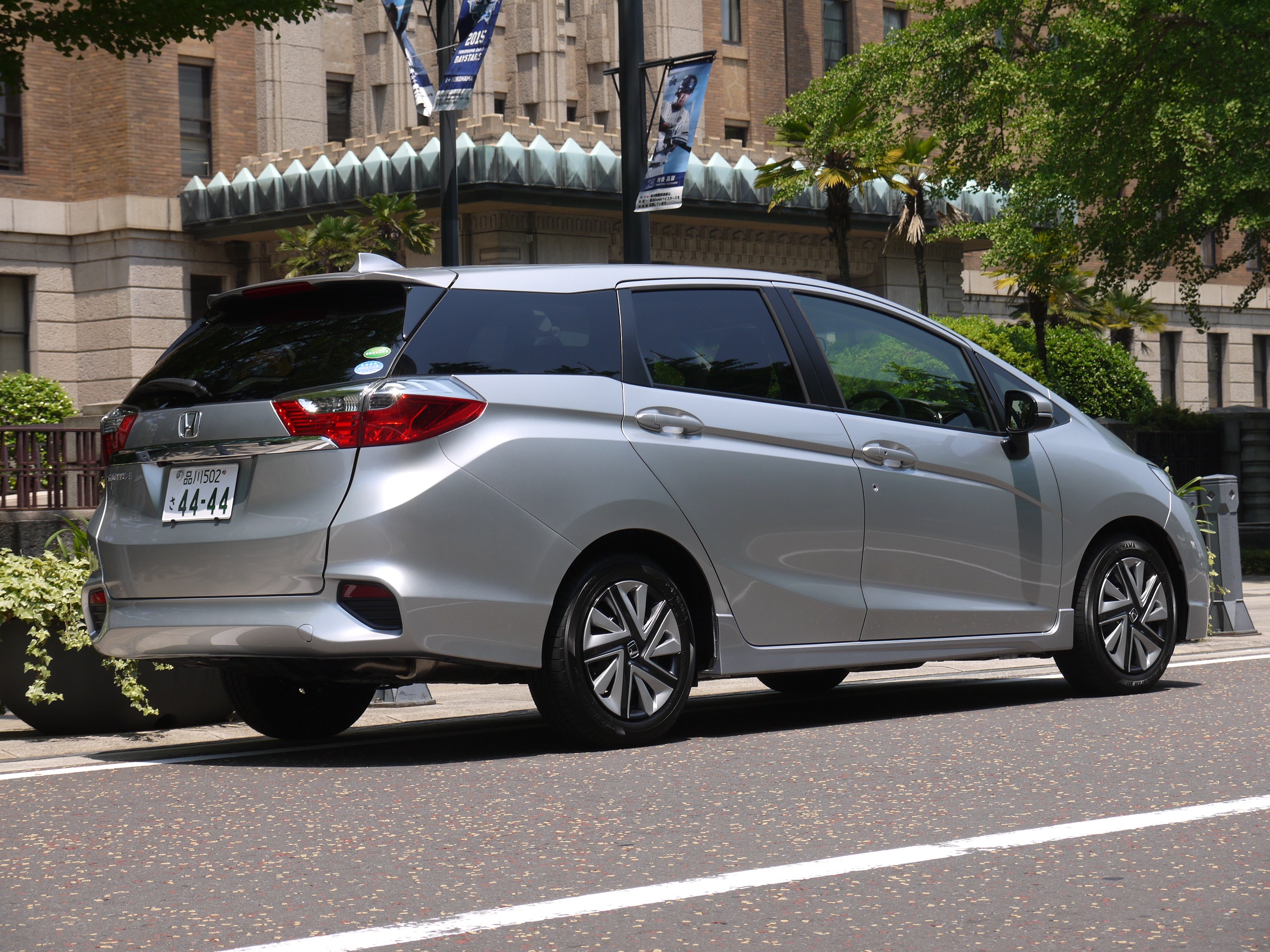 Shuttle 02 画像 ホンダ シャトルはハイブリッド人気だが ガソリン仕様の完成度も高い Clicccar Com