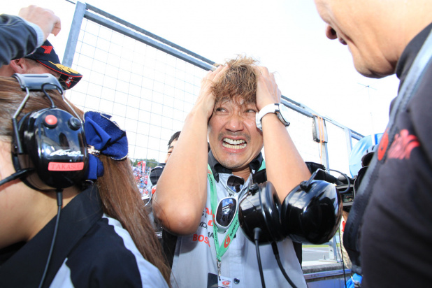 「近藤真彦監督も涙? KONDO RACING、4年ぶり真夏の富士300kmで優勝【SUPER GT 2015】」の7枚目の画像
