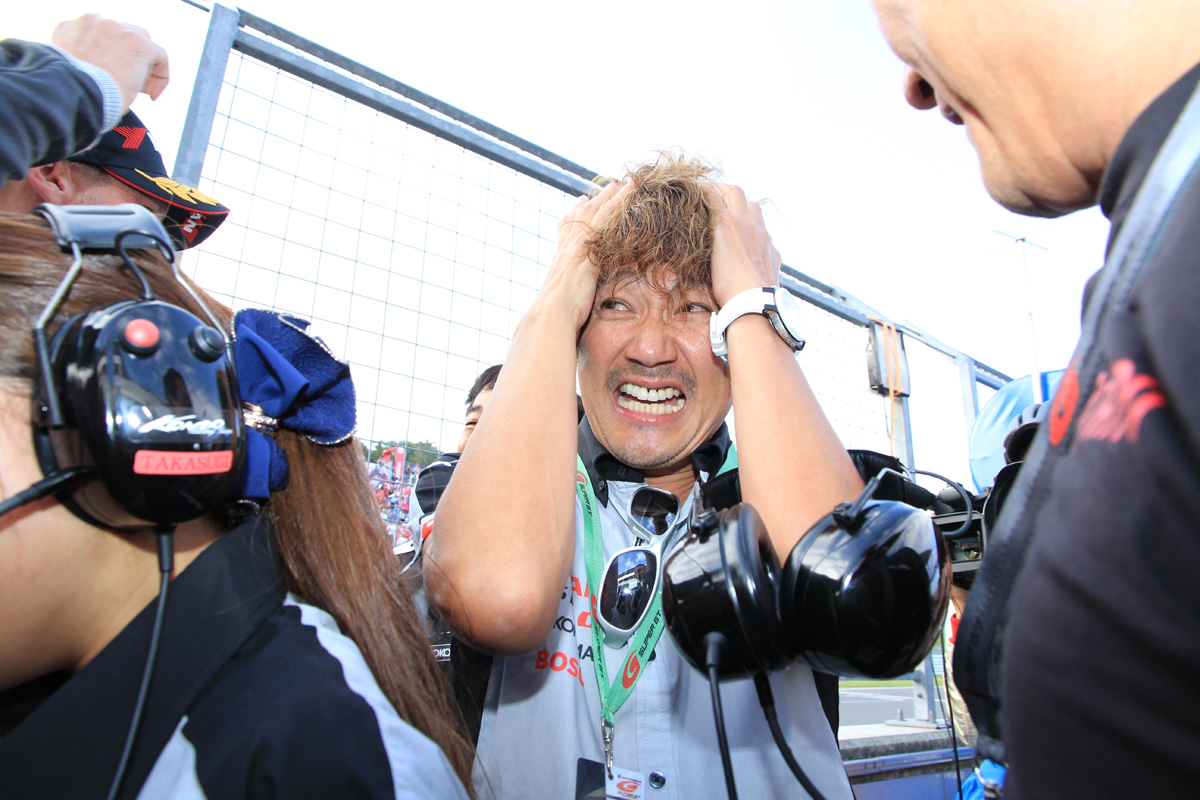 近藤真彦監督も涙 Kondo Racing 4年ぶり真夏の富士300kmで優勝 Super Gt 15 Clicccar Com