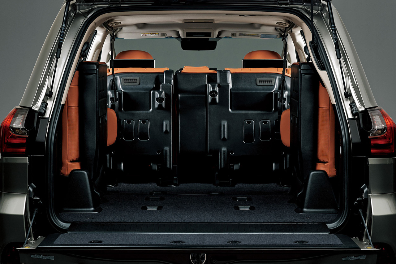 Lexus Lx 001 画像 国産車で唯一1000万円オーバーのラグジュアリー Suv Clicccar Com