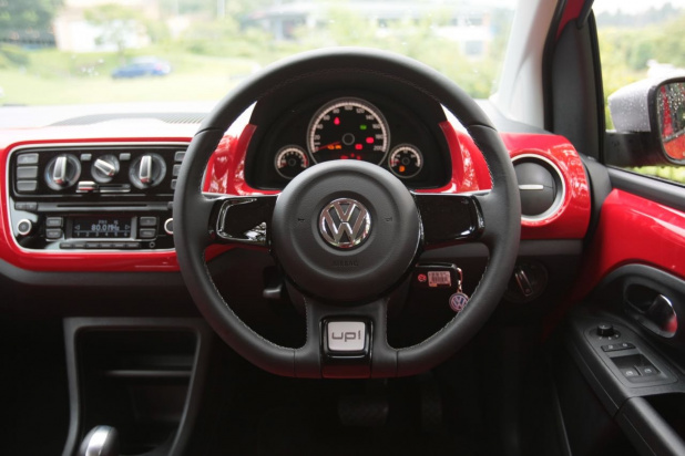 「VW「cross up!」画像ギャラリー ─ SUVルックの愛らしいスタイルでコスパの高さも魅力！」の10枚目の画像