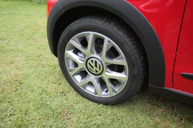 「VW「cross up!」画像ギャラリー ─ SUVルックの愛らしいスタイルでコスパの高さも魅力！」の7枚目の画像