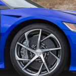 次期NSXにカーボンオプション設定、アメリカで先行フォトデビュー - 2016_Acura_NSX_Exclusive Interwoven Wheels