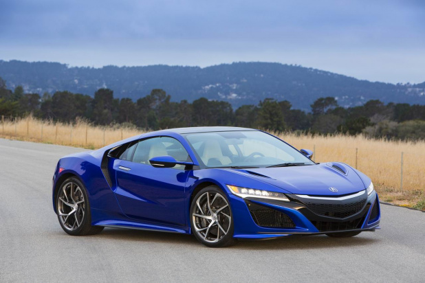 2016_Acura_NSX_in_Nouvelle_Blue