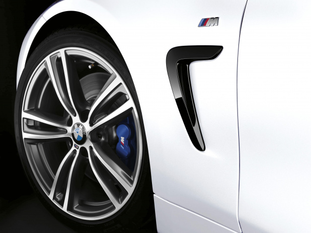 「BMW 4シリーズ・クーペに「M Sport Style Edge」を70台限定で設定」の3枚目の画像