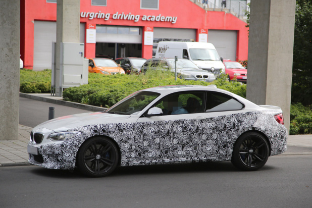 「BMW最強コンパクト「M2」最新ショット公開！」の1枚目の画像