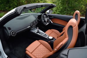 Audi_TT_Roadster_interior1