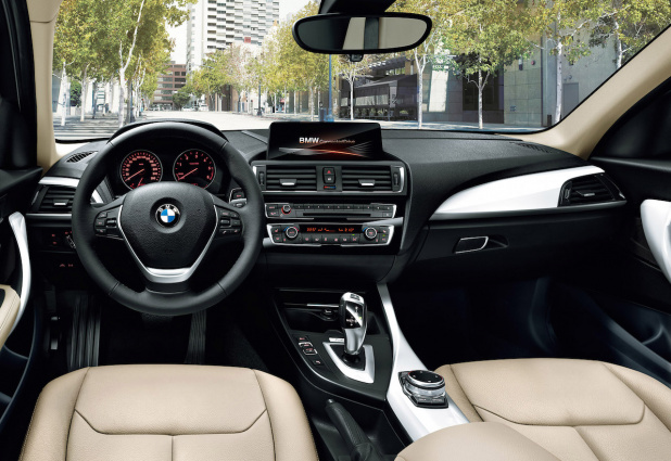 「オシャレな内外装と充実装備が狙い目!? BMW1シリーズ限定車「BMW 118i Fashionista」」の13枚目の画像