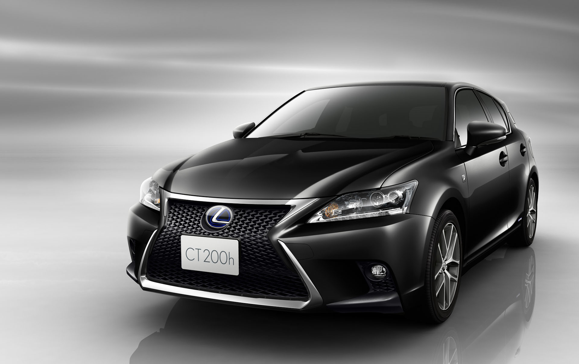 レクサスct0hが新色を追加 F Sport をよりダイナミックな顔つきに変更 Clicccar Com