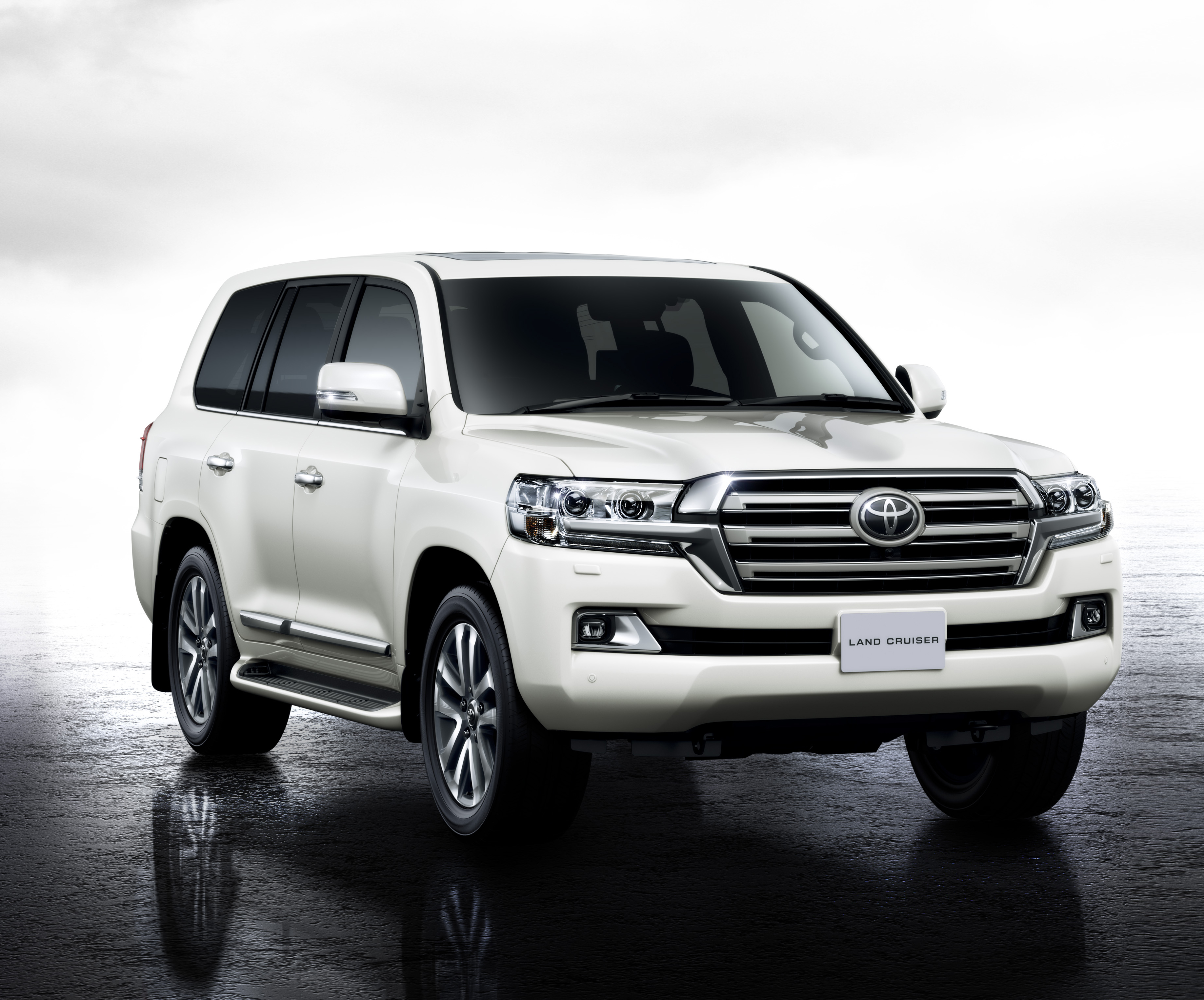 Toyota land cruiser 2015. Toyota Land Cruiser 200. Toyota Land Cruiser Prado 200. Toyota Land Cruiser 200 2015. Тойота ленд Крузер 200 2017.